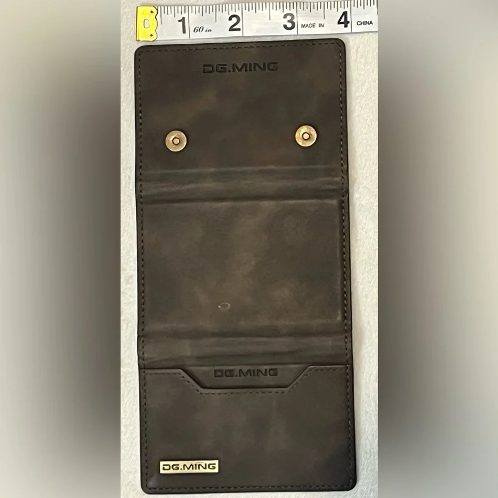 DG.MING sleek leather